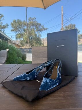 Saint Laurent Tom 90 Blue Velvet Slingback Pumps – Size 38.5 – New